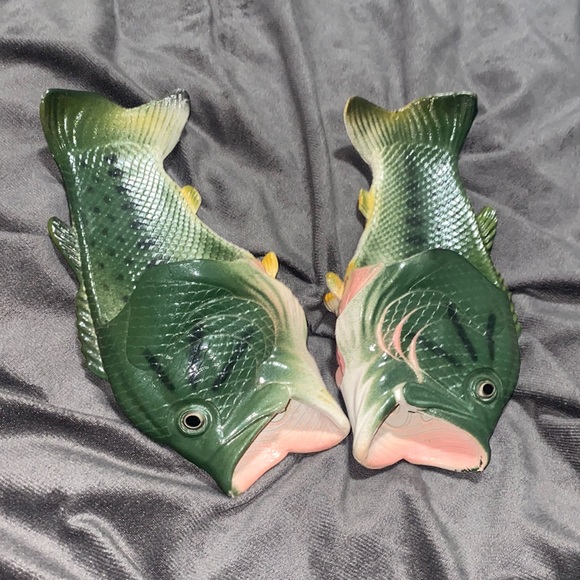 Other - 🦋Fun fish flops!